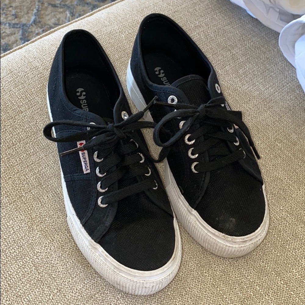 Black Superga’s